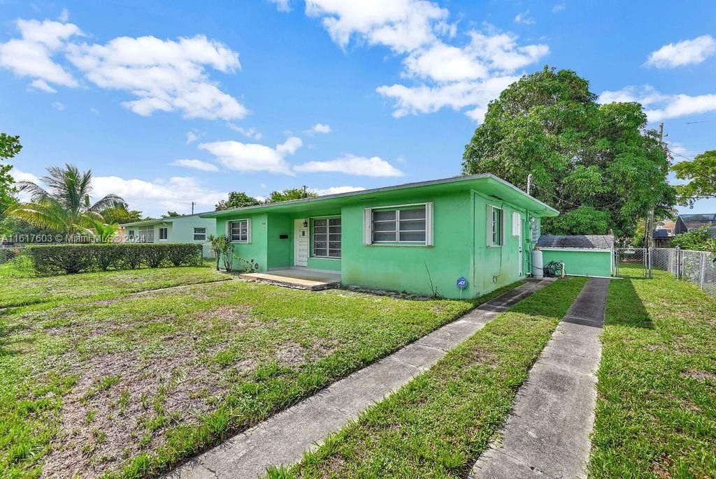 Recently Sold: $449,000 (3 beds, 1 baths, 1216 Square Feet)