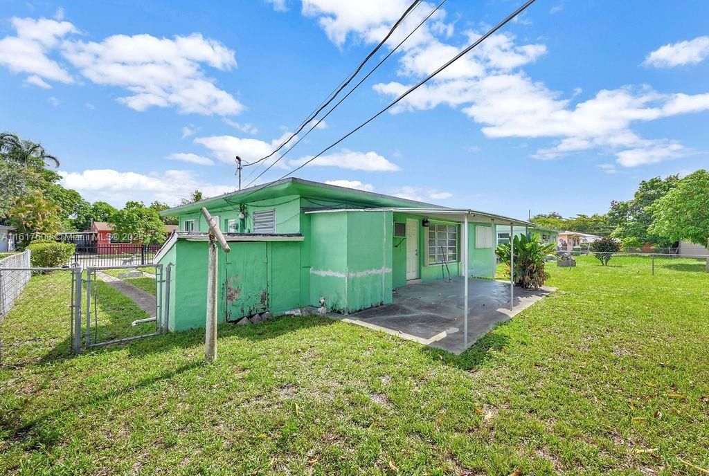 Recently Sold: $449,000 (3 beds, 1 baths, 1216 Square Feet)