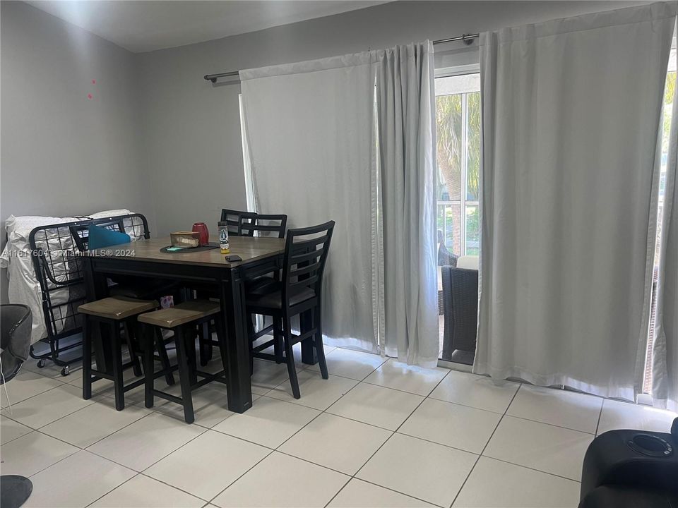 En Venta: $255,000 (1 camas, 1 baños, 862 Pies cuadrados)