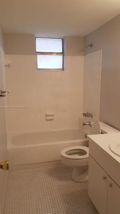 Recently Rented: $2,590 (2 beds, 1 baths, 831 Square Feet)