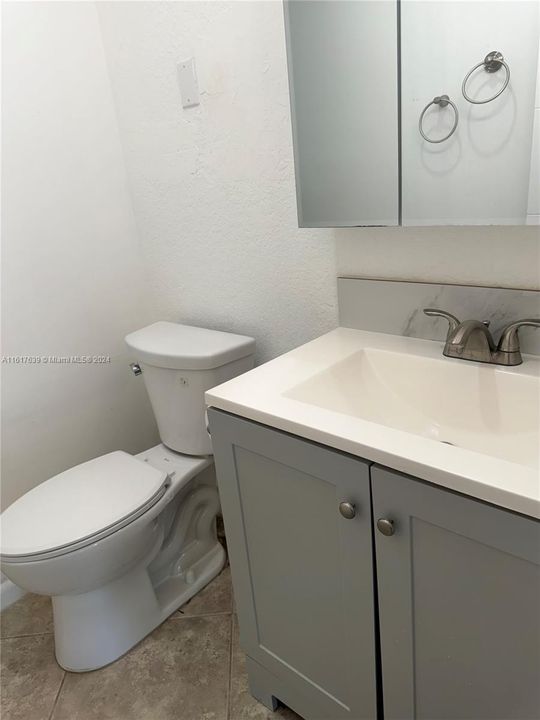 For Rent: $1,799 (1 beds, 1 baths, 640 Square Feet)