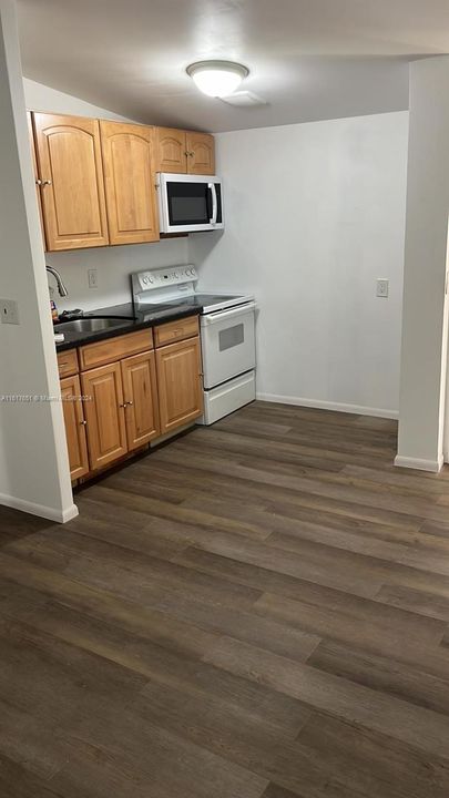 For Rent: $2,680 (2 beds, 2 baths, 1200 Square Feet)