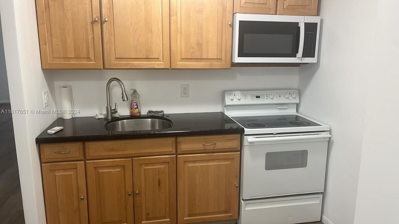 For Rent: $2,680 (2 beds, 2 baths, 1200 Square Feet)