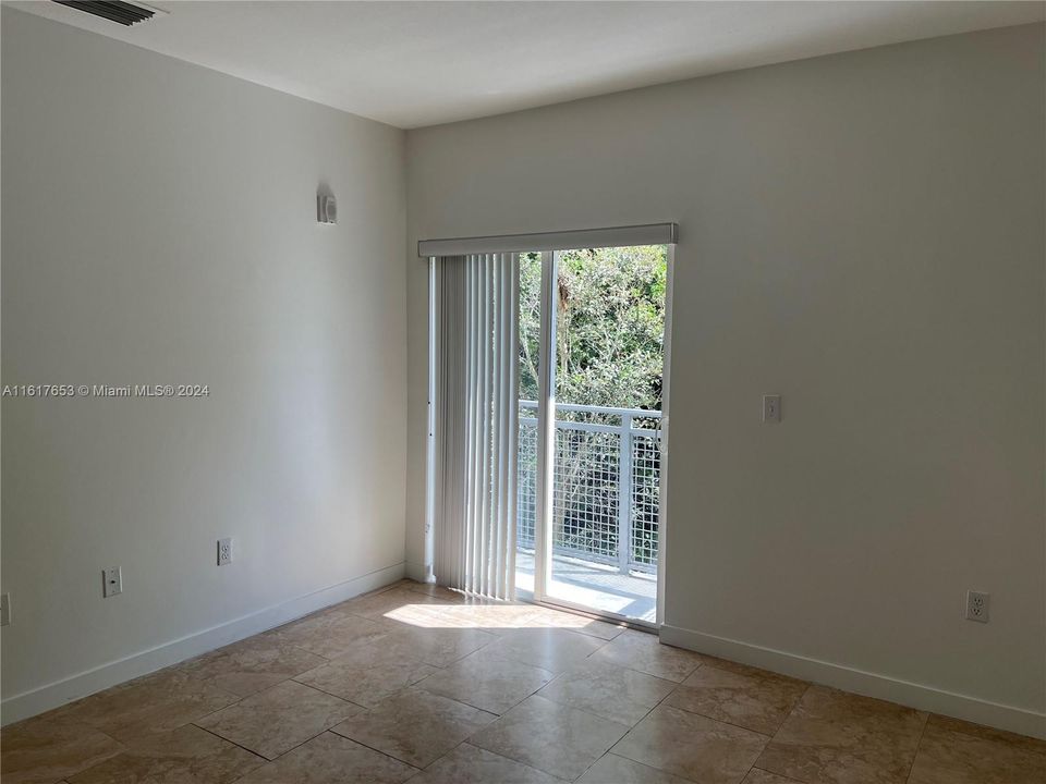 For Rent: $2,375 (2 beds, 2 baths, 802 Square Feet)