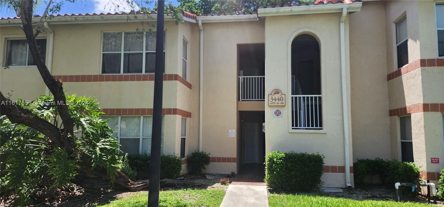 For Rent: $2,100 (2 beds, 2 baths, 1027 Square Feet)