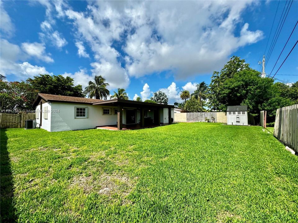 For Sale: $675,000 (3 beds, 2 baths, 1396 Square Feet)