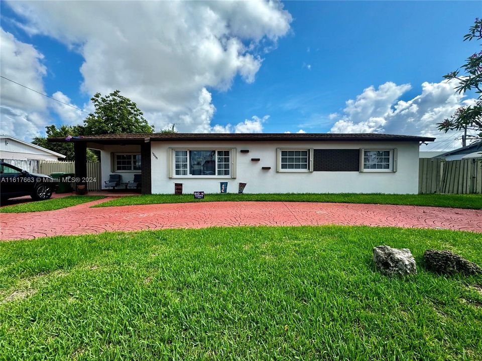 For Sale: $675,000 (3 beds, 2 baths, 1396 Square Feet)