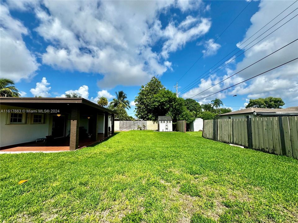 For Sale: $675,000 (3 beds, 2 baths, 1396 Square Feet)