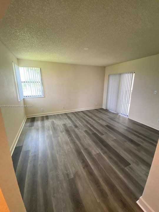 For Rent: $2,250 (2 beds, 2 baths, 963 Square Feet)