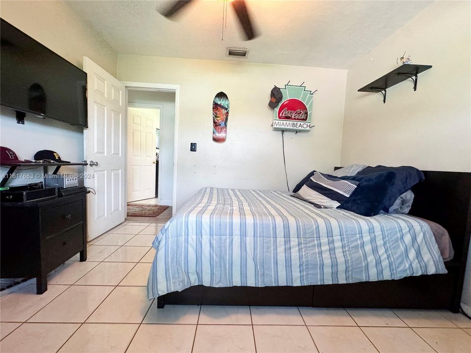 For Rent: $3,995 (4 beds, 3 baths, 1764 Square Feet)