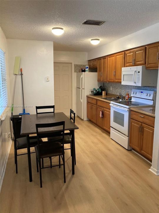 For Rent: $2,150 (2 beds, 1 baths, 1674 Square Feet)