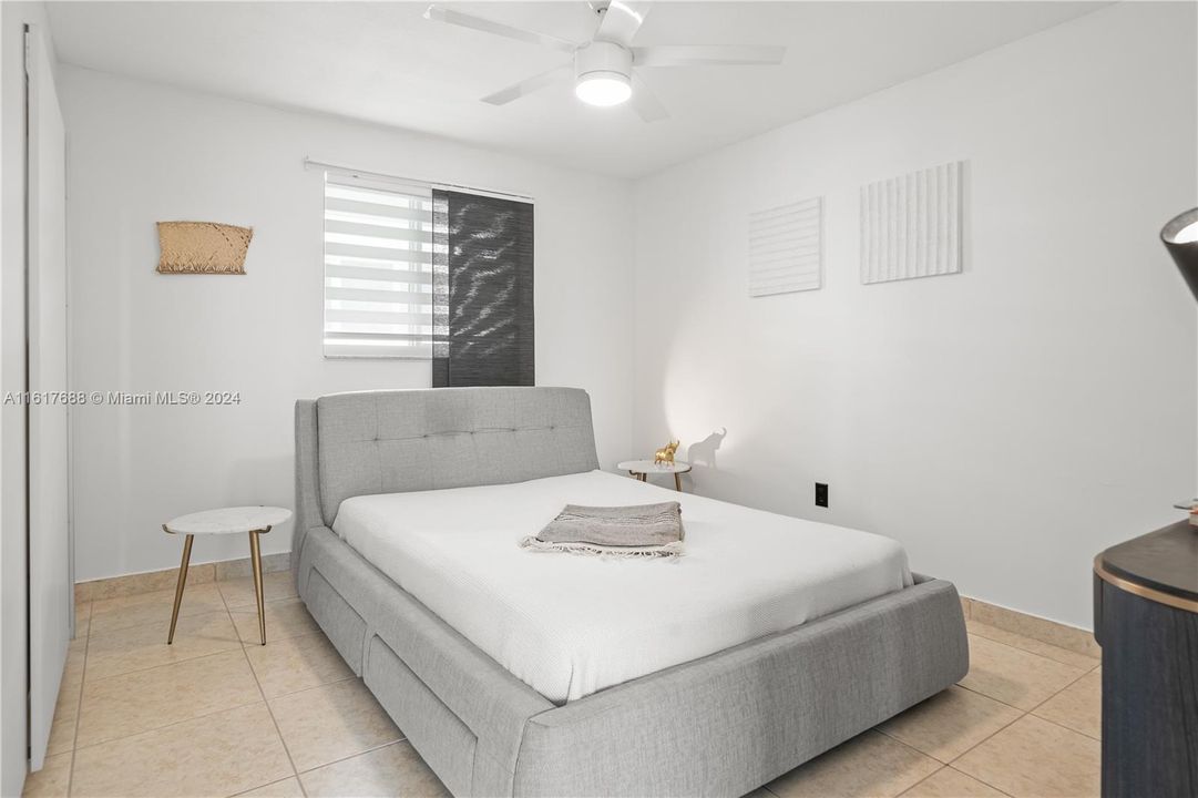 For Sale: $519,900 (1 beds, 1 baths, 720 Square Feet)