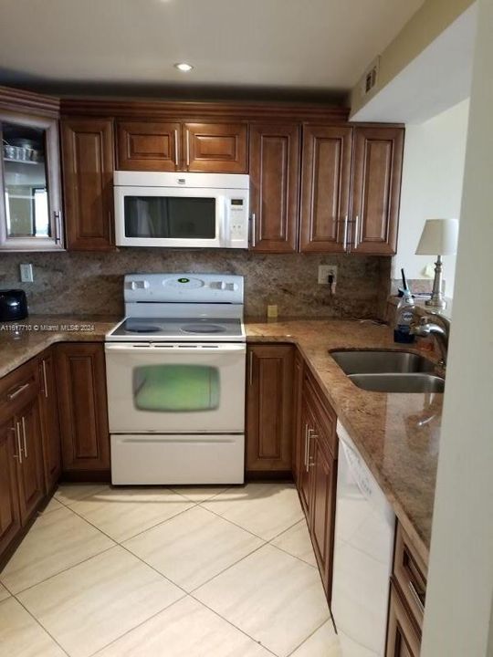 For Rent: $2,650 (2 beds, 2 baths, 1400 Square Feet)