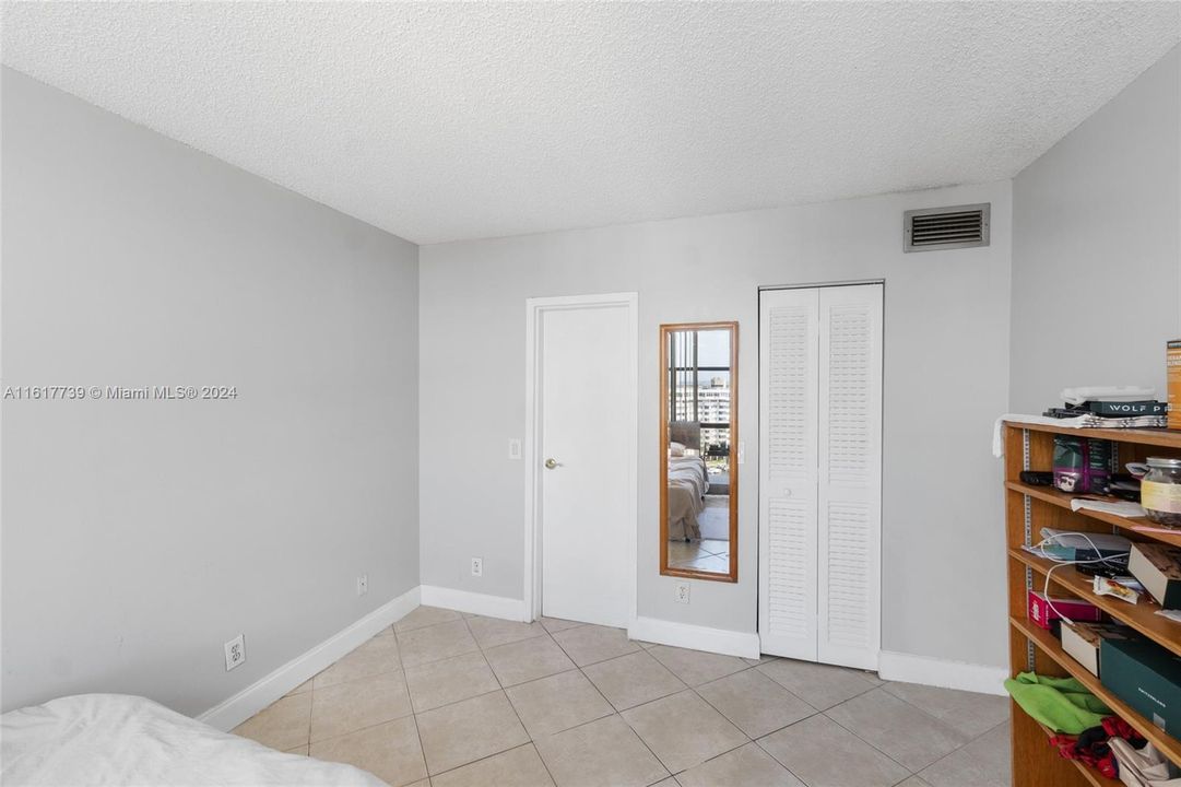 For Sale: $283,900 (2 beds, 2 baths, 1050 Square Feet)