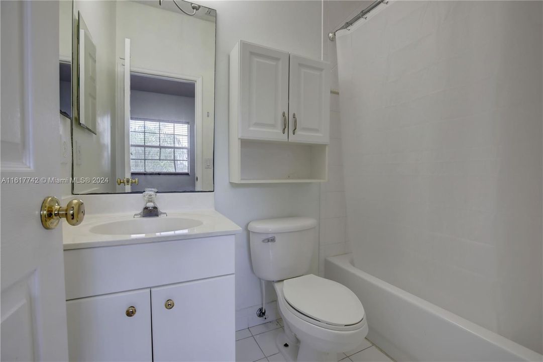 Active With Contract: $375,000 (2 beds, 2 baths, 1150 Square Feet)