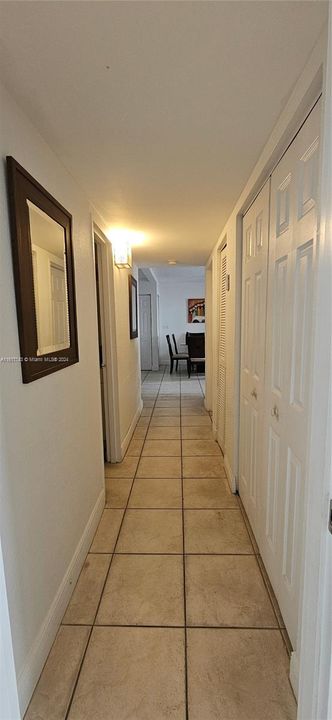 For Rent: $2,450 (2 beds, 2 baths, 1060 Square Feet)