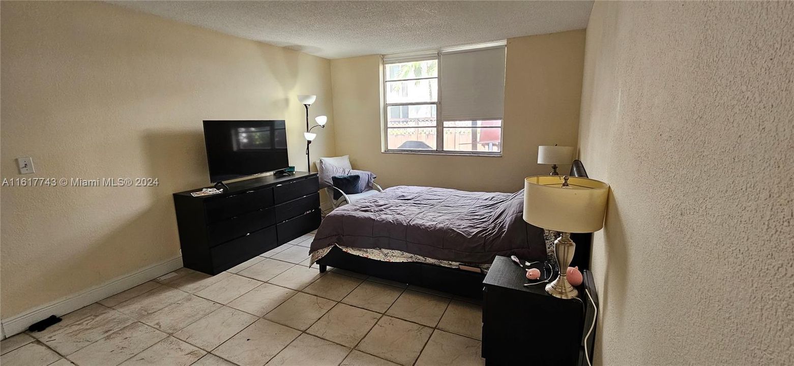 For Rent: $2,450 (2 beds, 2 baths, 1060 Square Feet)