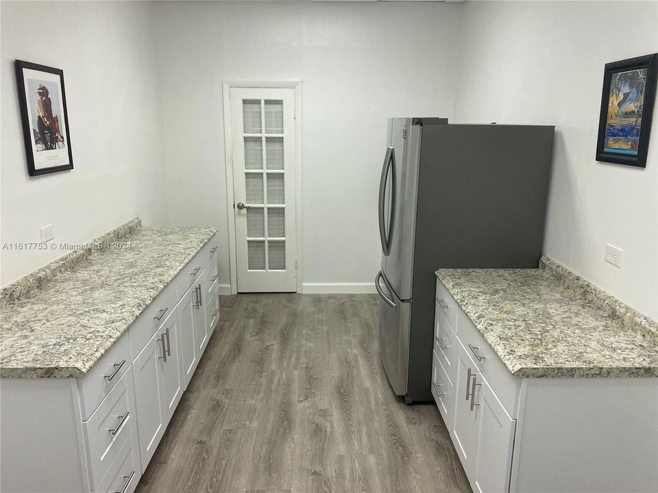 Recently Rented: $2,050 (1 beds, 1 baths, 840 Square Feet)