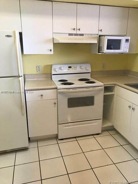 For Rent: $2,125 (1 beds, 1 baths, 685 Square Feet)