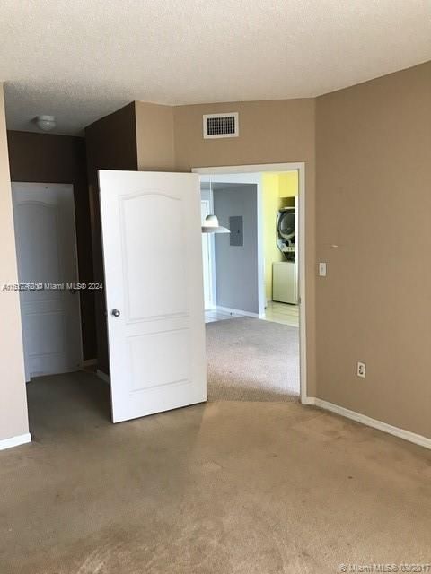 For Rent: $2,125 (1 beds, 1 baths, 685 Square Feet)