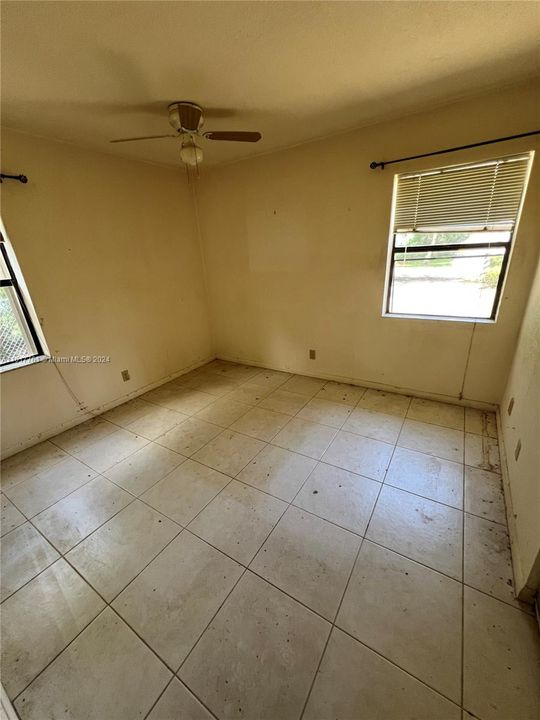 For Sale: $349,000 (3 beds, 2 baths, 1030 Square Feet)