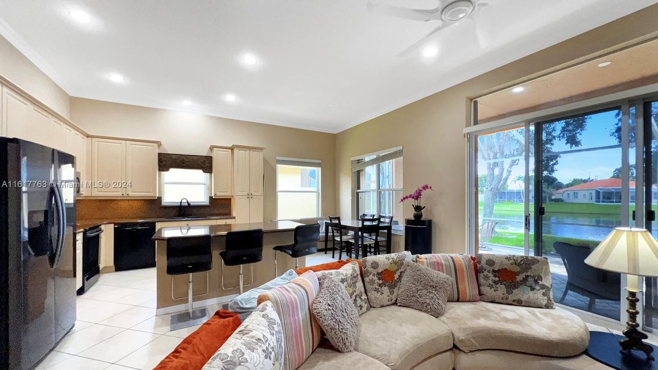 For Sale: $500,000 (3 beds, 2 baths, 2215 Square Feet)