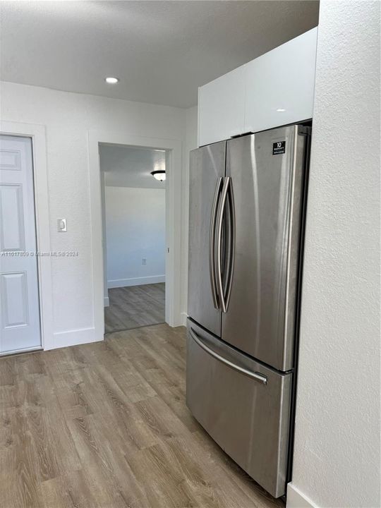 For Rent: $2,900 (2 beds, 1 baths, 1352 Square Feet)