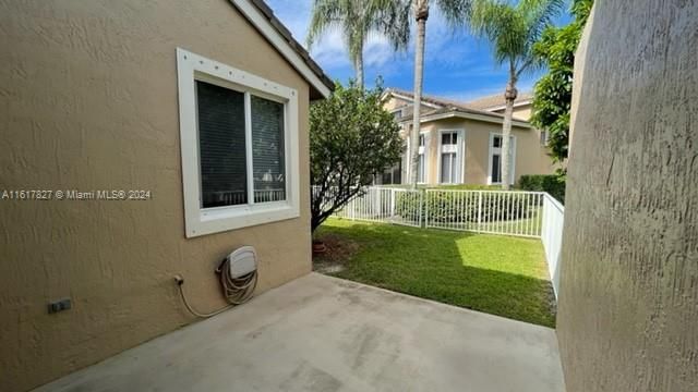 For Rent: $3,350 (3 beds, 2 baths, 1592 Square Feet)