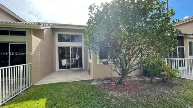 For Rent: $3,350 (3 beds, 2 baths, 1592 Square Feet)