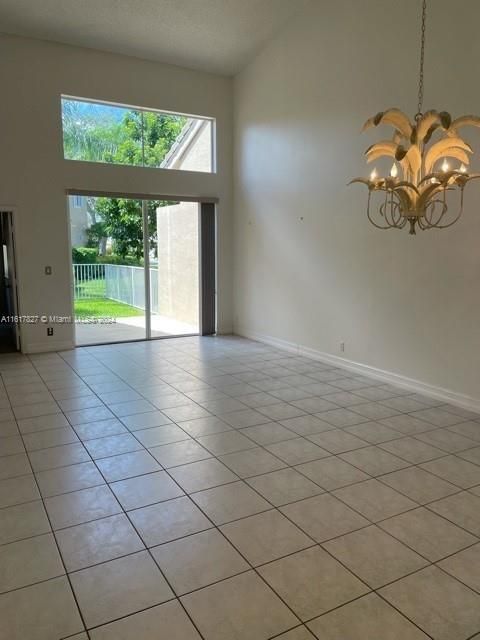 For Rent: $3,350 (3 beds, 2 baths, 1592 Square Feet)