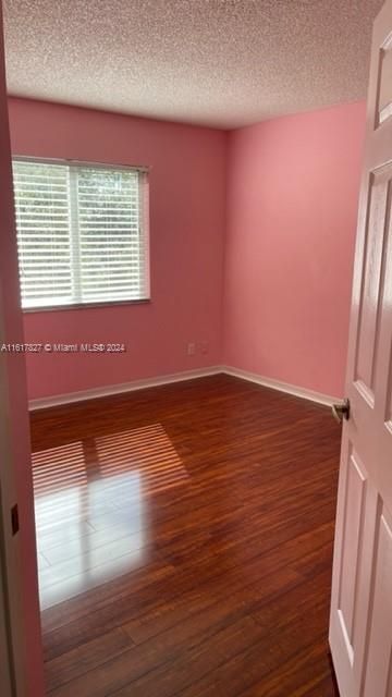 For Rent: $3,350 (3 beds, 2 baths, 1592 Square Feet)
