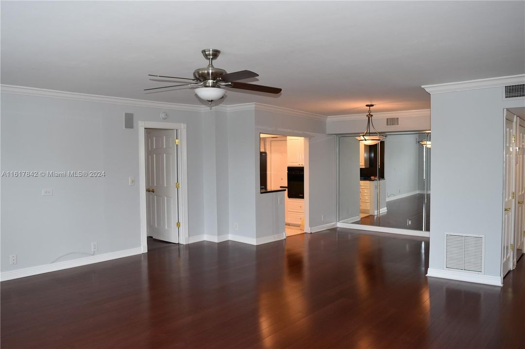 For Sale: $449,000 (3 beds, 2 baths, 1525 Square Feet)