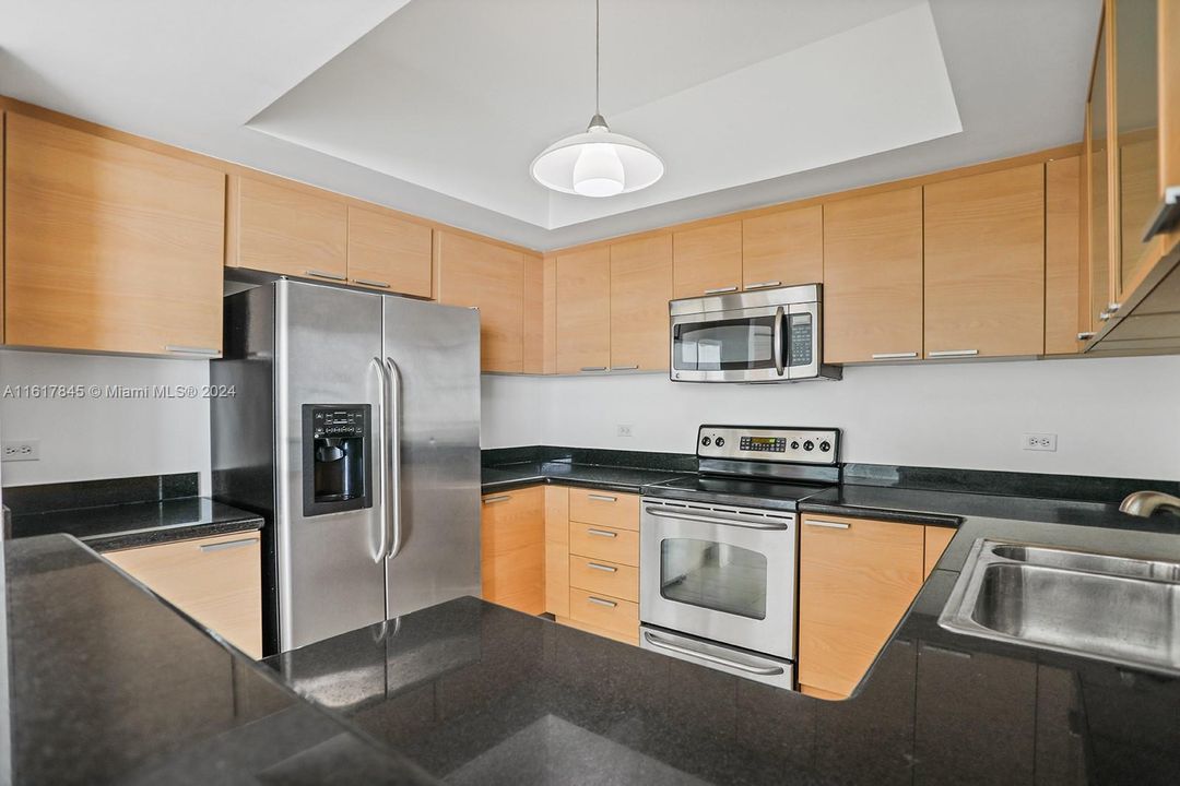 For Sale: $345,000 (2 beds, 1 baths, 1115 Square Feet)