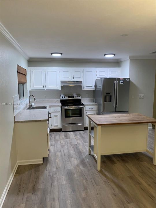 For Rent: $2,650 (3 beds, 2 baths, 1176 Square Feet)