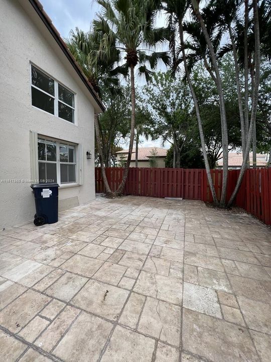 Active With Contract: $4,200 (3 beds, 2 baths, 2007 Square Feet)