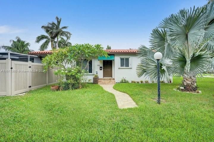 En Venta: $972,995 (4 camas, 3 baños, 1582 Pies cuadrados)