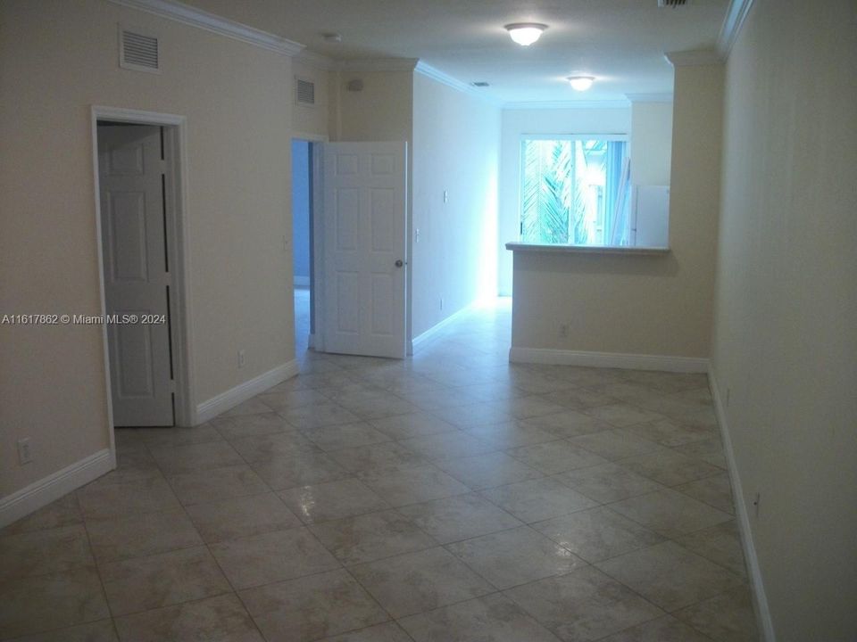 For Rent: $2,200 (3 beds, 2 baths, 1115 Square Feet)