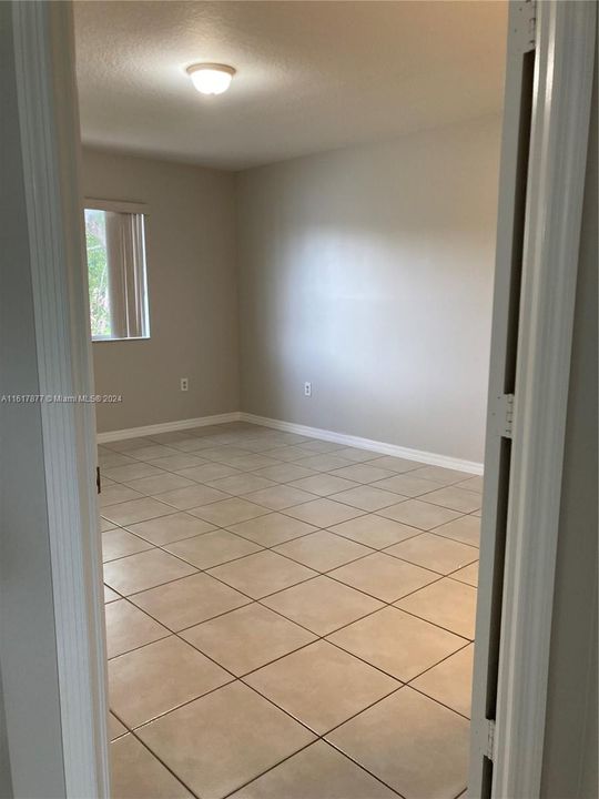 Recently Rented: $2,700 (3 beds, 2 baths, 1130 Square Feet)