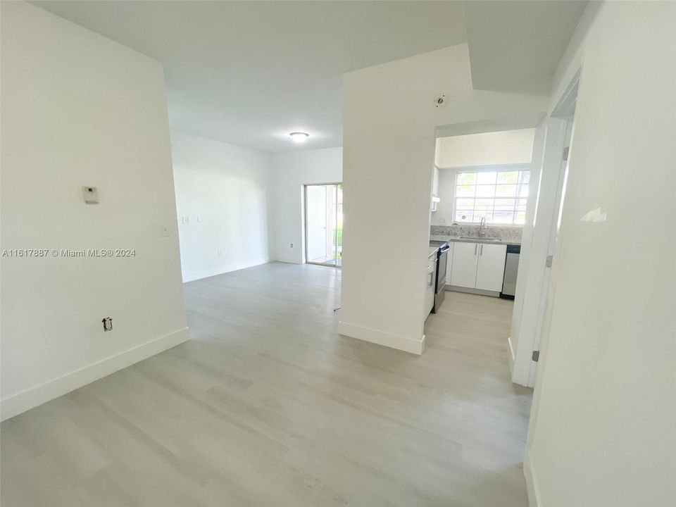 For Rent: $2,600 (2 beds, 2 baths, 854 Square Feet)