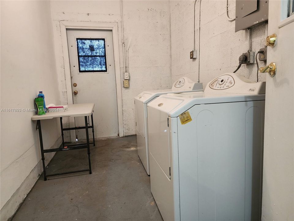 Recently Rented: $2,500 (3 beds, 1 baths, 0 Square Feet)