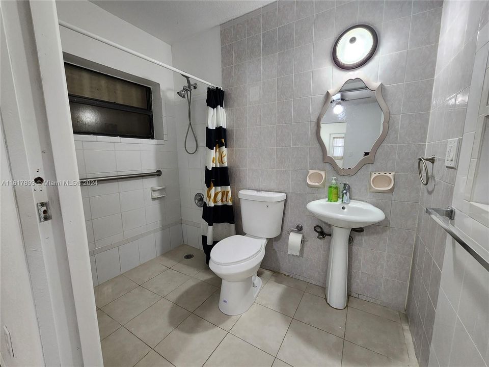 Recently Rented: $2,500 (3 beds, 1 baths, 0 Square Feet)