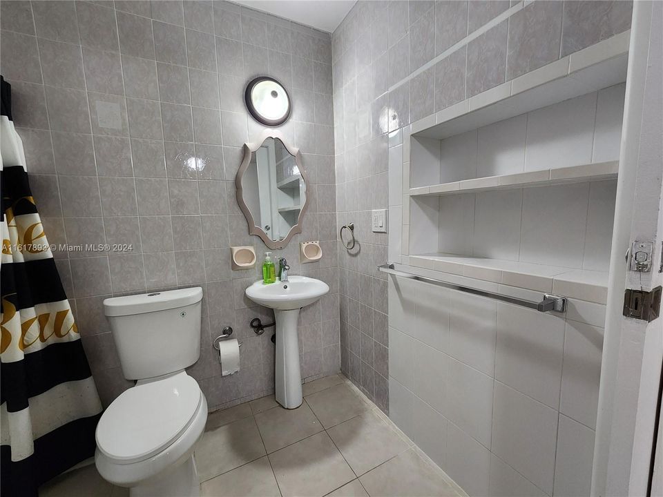 Recently Rented: $2,500 (3 beds, 1 baths, 0 Square Feet)