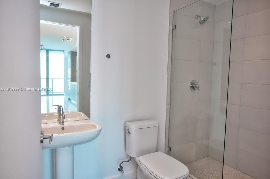 For Sale: $674,500 (1 beds, 2 baths, 790 Square Feet)