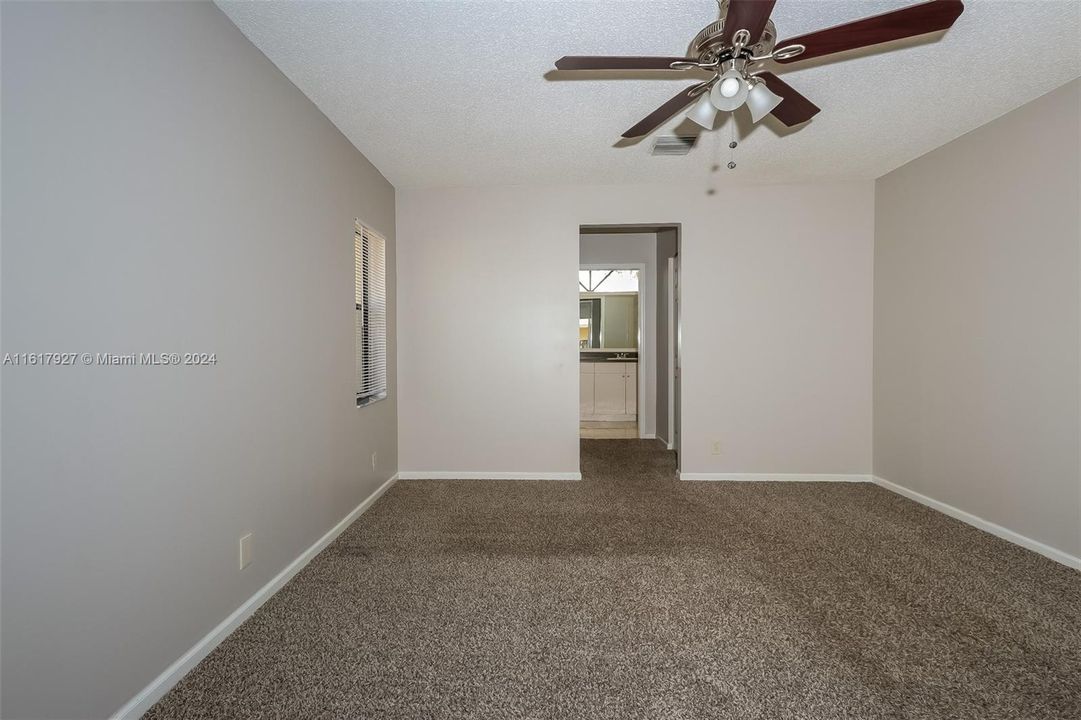 For Rent: $2,755 (3 beds, 2 baths, 1906 Square Feet)