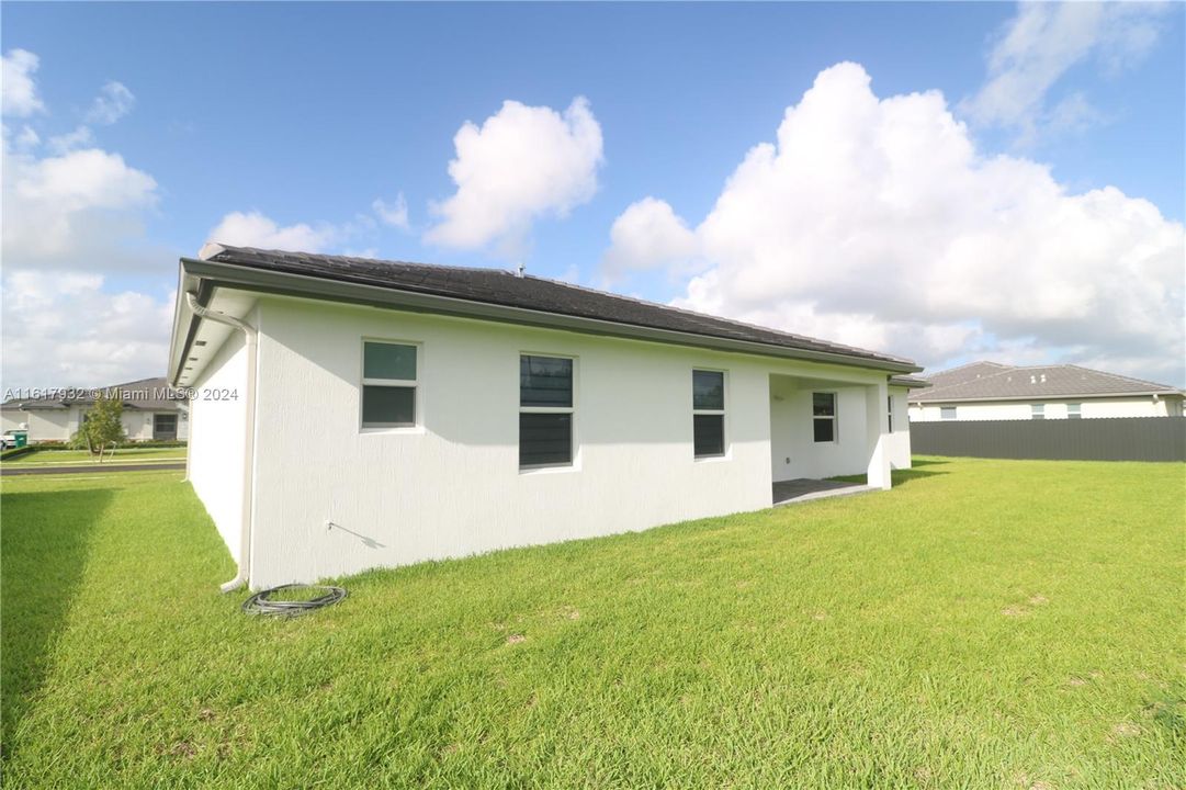 For Sale: $745,000 (3 beds, 2 baths, 2137 Square Feet)