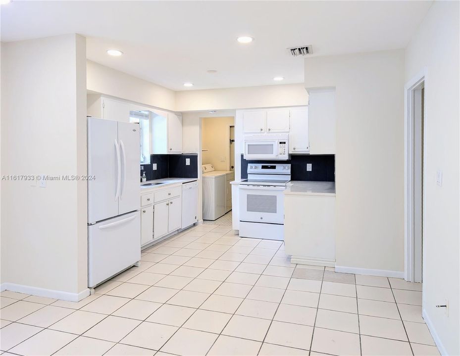 For Rent: $4,850 (3 beds, 2 baths, 1800 Square Feet)