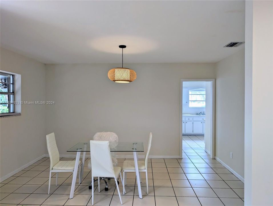 For Rent: $4,850 (3 beds, 2 baths, 1800 Square Feet)