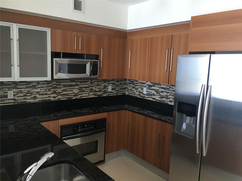 For Rent: $3,800 (2 beds, 2 baths, 1145 Square Feet)