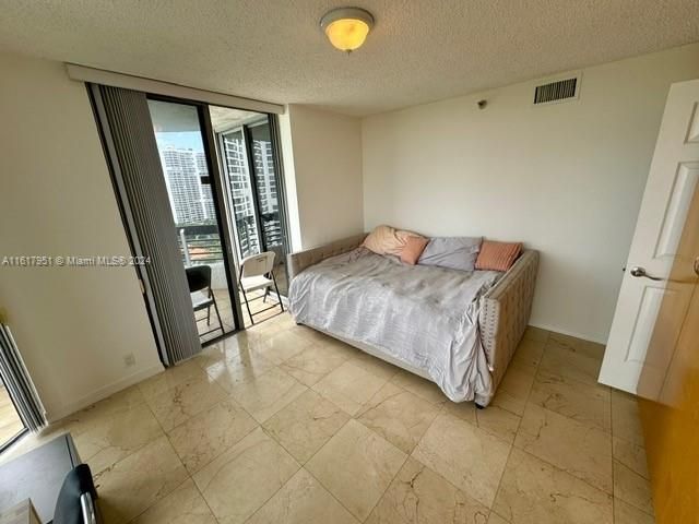 For Rent: $4,500 (3 beds, 2 baths, 1447 Square Feet)