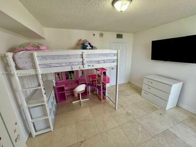 For Rent: $4,500 (3 beds, 2 baths, 1447 Square Feet)